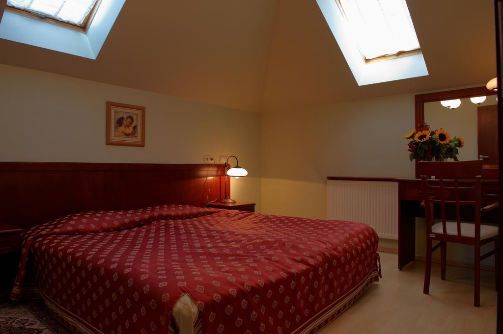 Hotel Sutoris Bochnia Chambre photo