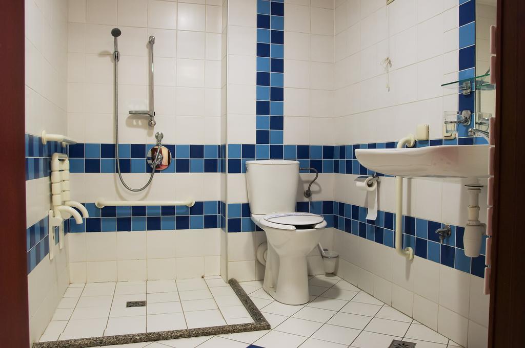 Hotel Sutoris Bochnia Chambre photo